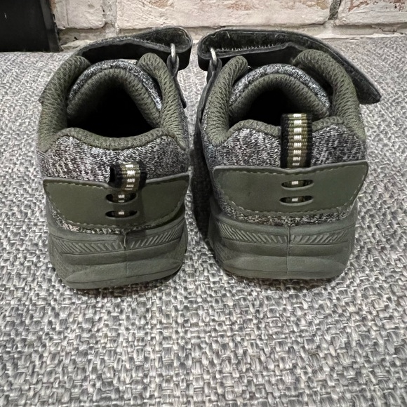 Oshkosh Toddler size 4 sneakers - Picture 4 of 5